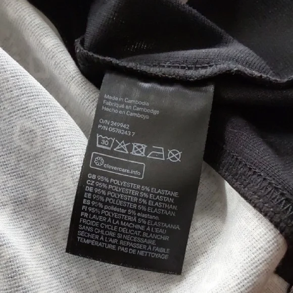 Elegant Black and White Patterned Dress - - Picture 11 of 11